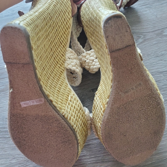 Beige Rue 21 etc Wedge Sandals Size M 7/8 - Picture 6 of 8